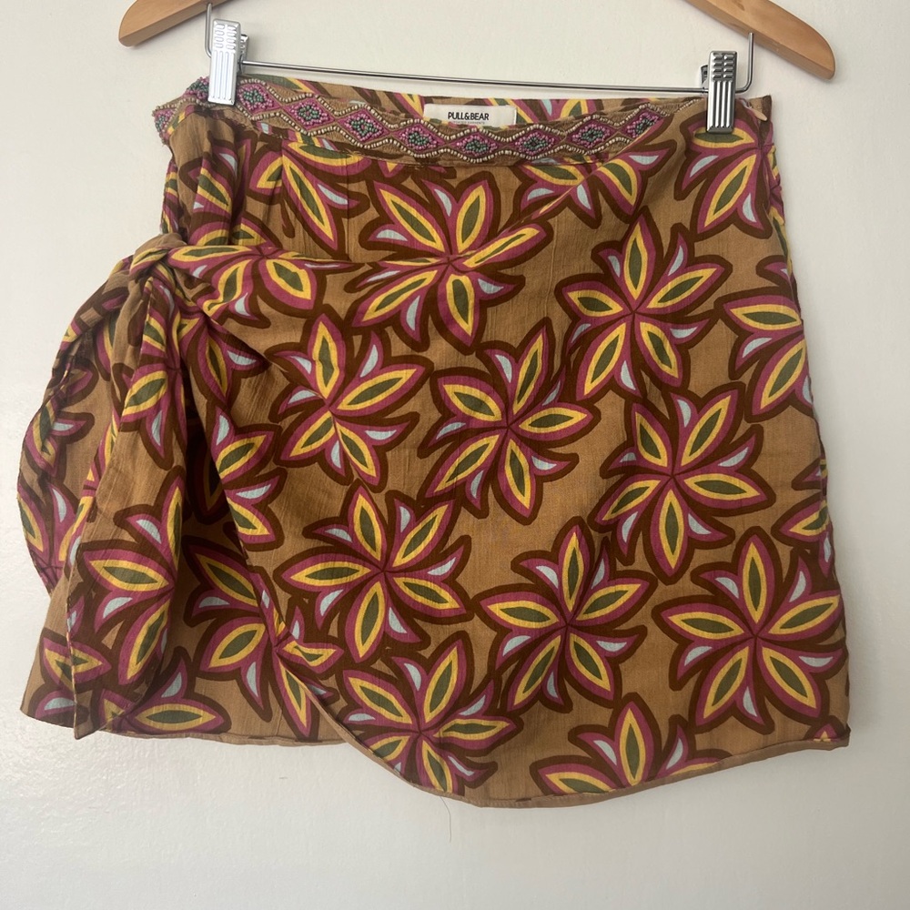 NWT PULL&BEAR - Brown Floral Mini Skirt - Size L
